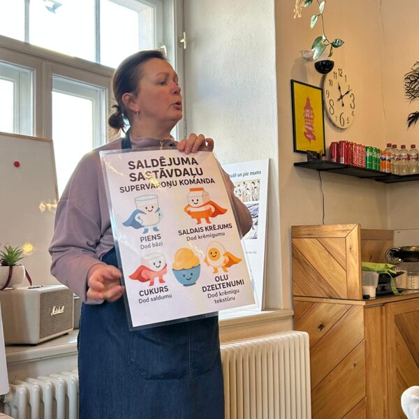  "Siguldas Saldējums" nodarbībā "Saldējuma gatavošanas tehnoloģija un izejvielas". 
